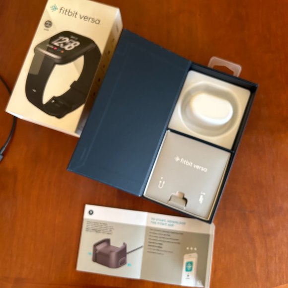 Fitbit Versa - Picture 3 of 4